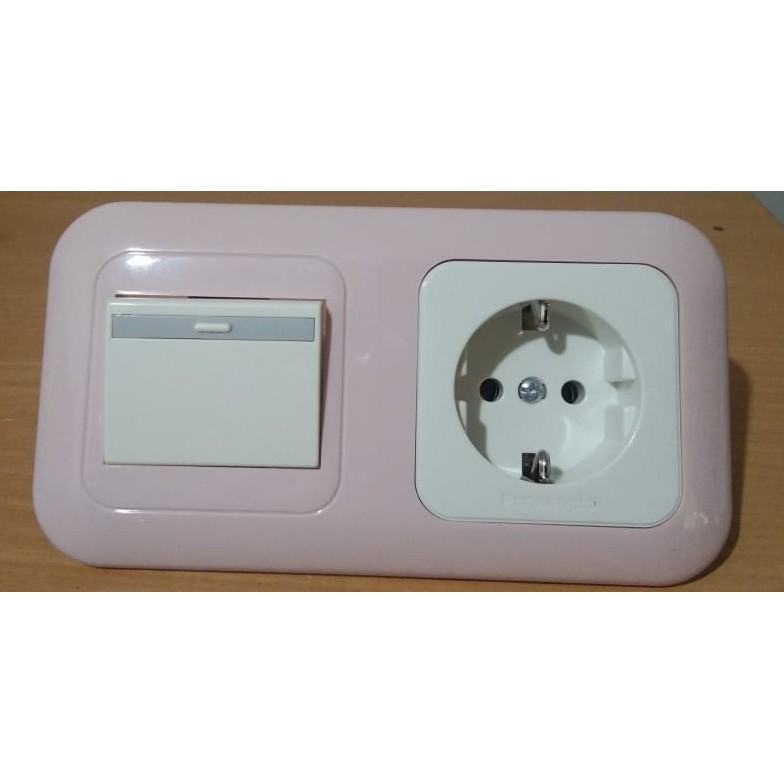 Stopkontak 1 Gang + Saklar Warna Pink / Hijau / Cream "PANASONIC"