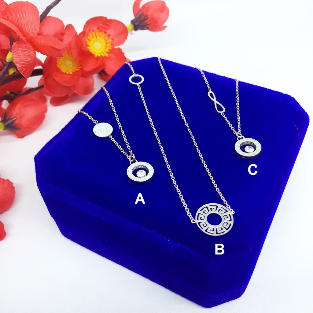 Kalung Titanium Fashion Bentuk Bulat Romawi Silver - BN291