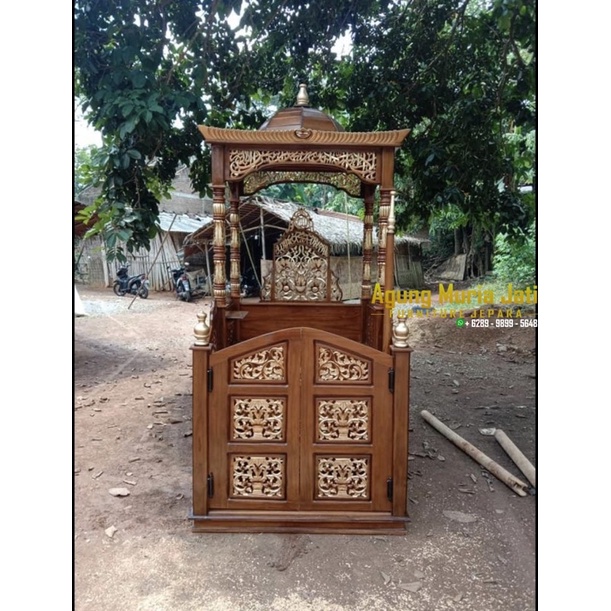 Mimbar Masjid ukir Jepara