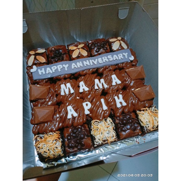 

fudgy brownies (bday/anniv)