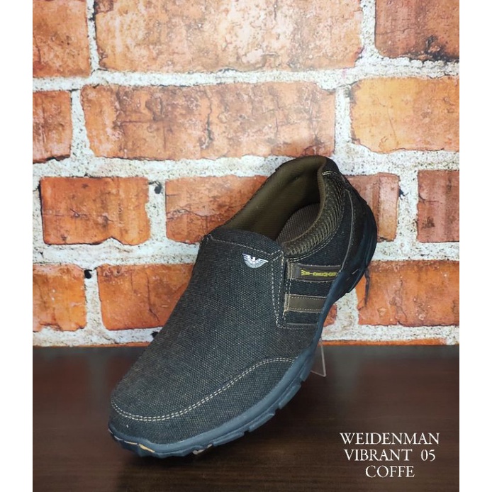 Sepatu casual pria WEIDENMAN, bahan kanvas