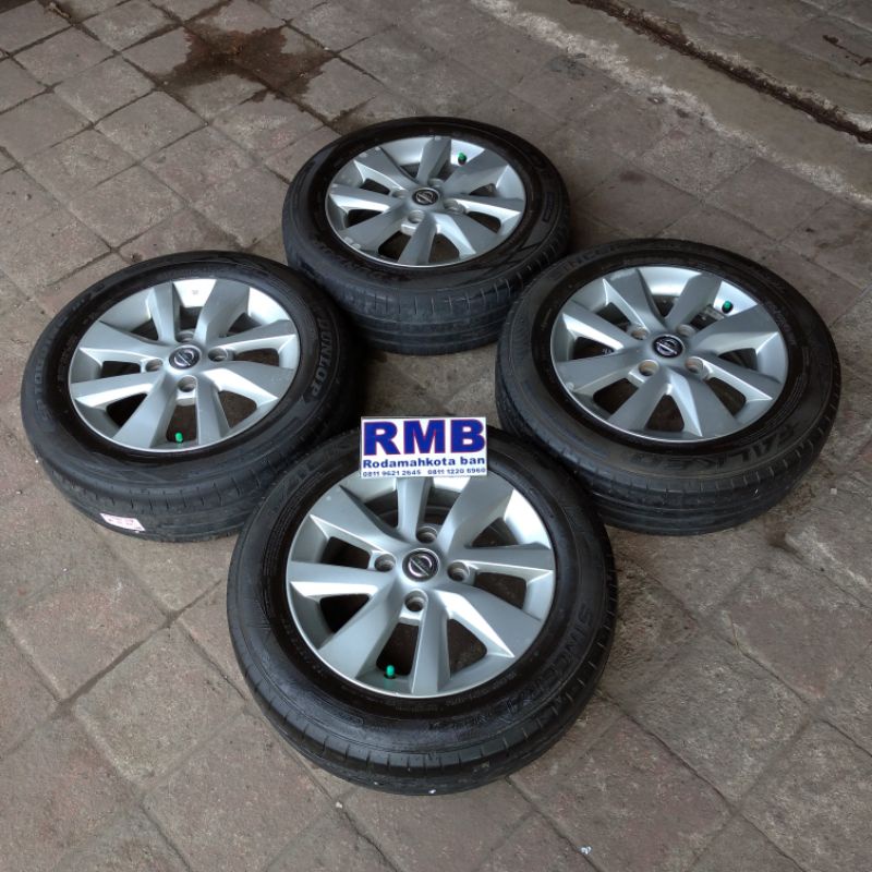 VELG PELEK BEKAS COPOTAN MOBIL NISSAN LIVINA RING 15 + BAN DUNLOP