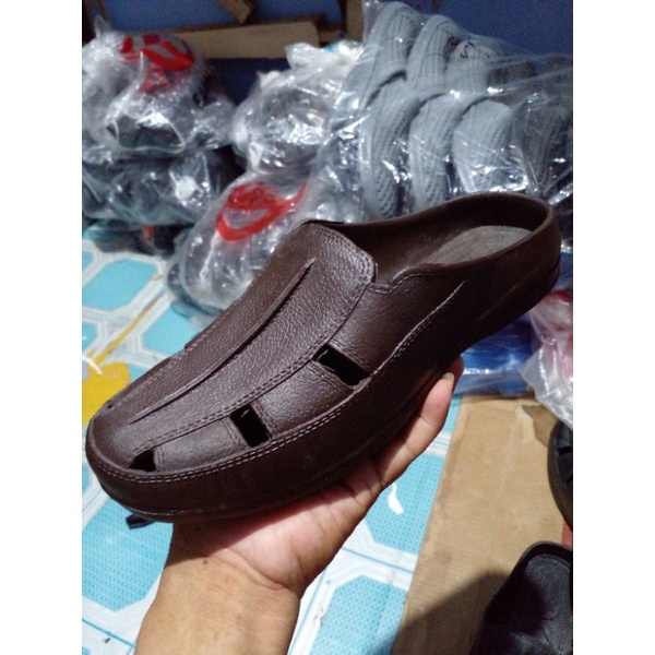 193 / sandal slop karet untuk pria merk TAMARA size M- L