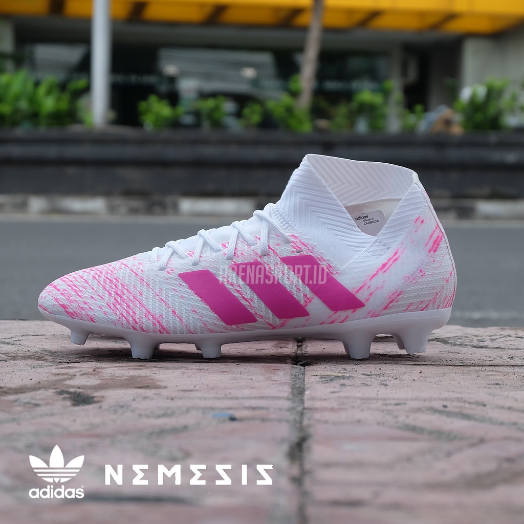 Featured image of post Sepatu Sepakbola Adidas Nemeziz Legend ink solar yellow energy blue jenis lapangan