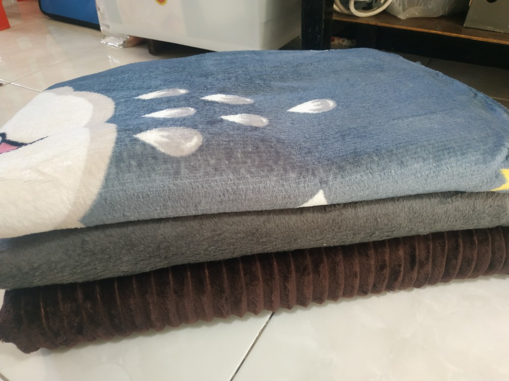 Selimut Bulu Halus Lembut 180 X 200 Motif Timbul Keren Kualitas Import Harga Termurah Promo Bisa Cod