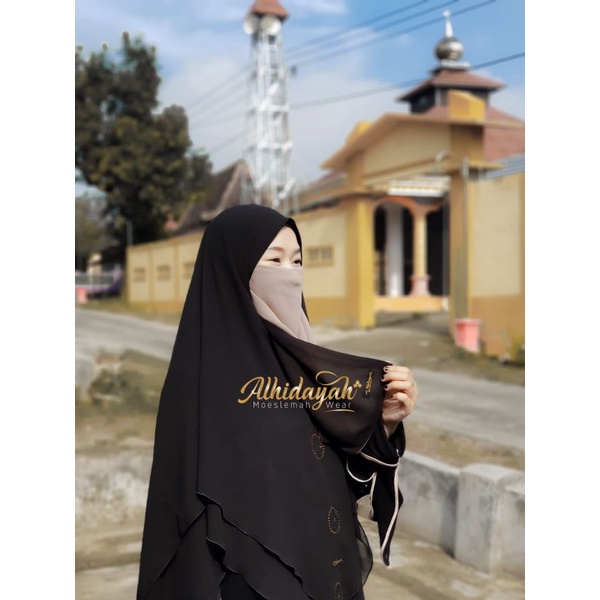 cadar tutup bobal (Cream & hitam) by qotrun hijab temboro