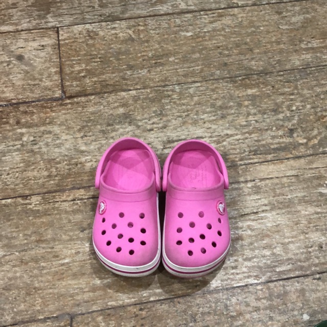 Preloved Sendal anak perempuan crocs original girl pink