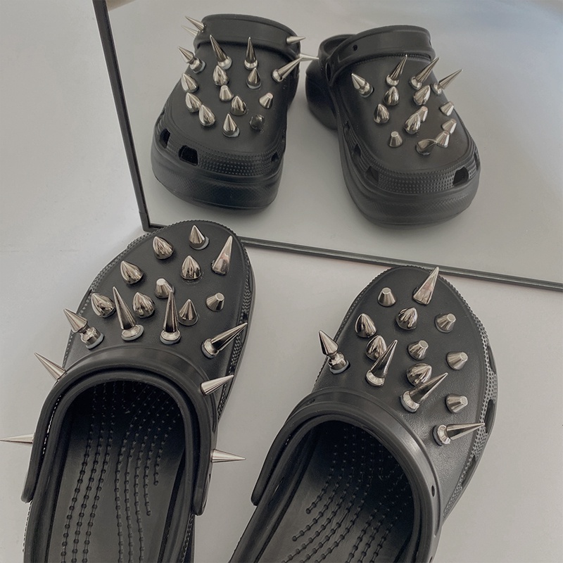 Aksesoris Gesper Sepatu Bentuk Bunga crocs Bahan Logam Gaya Punk Harajuku