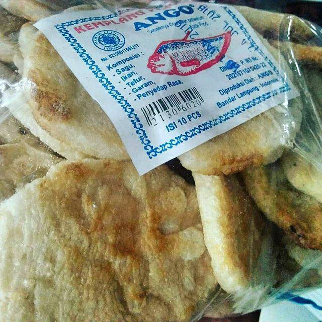 

Kerupuk Kemplang