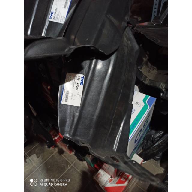 Liner Fender Inner Plastik Penahan Lumpur Roda Depan Toyota Yaris Tahun 2006-2013