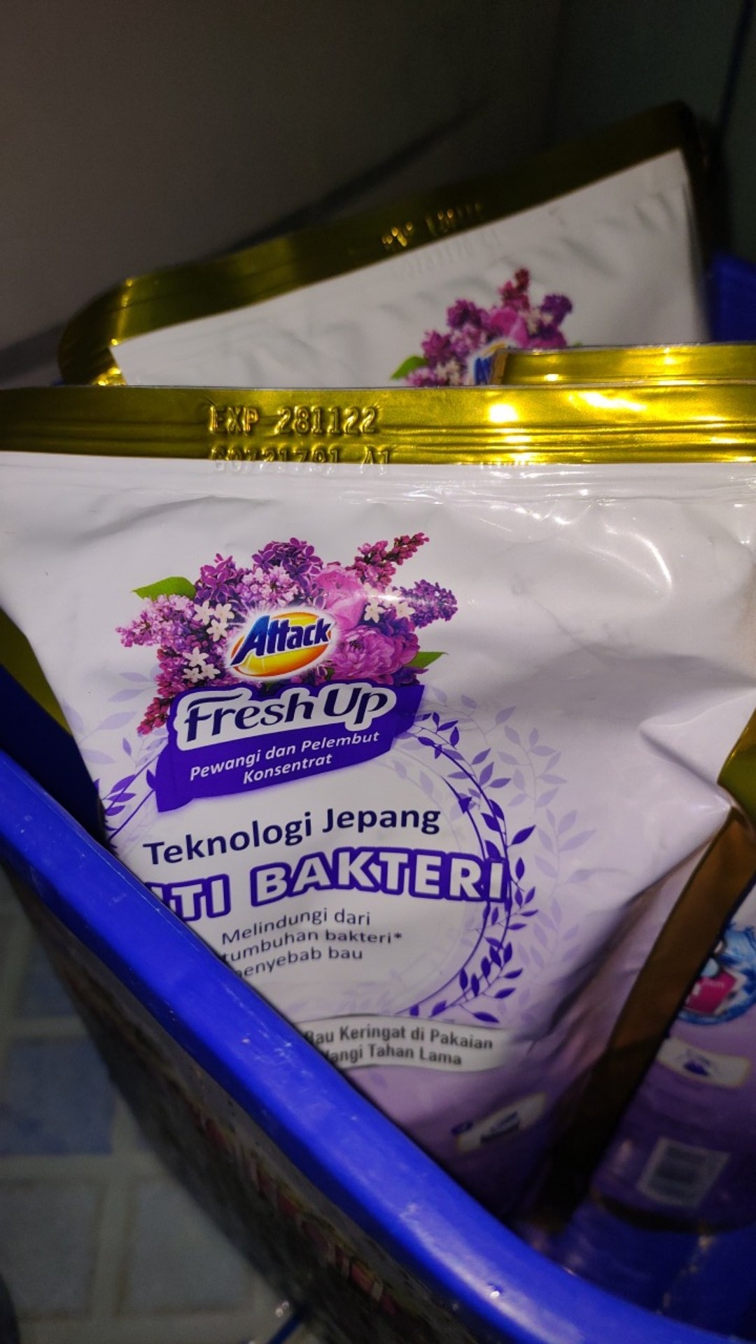 Attack Fresh Up Softener Sakura Blossom Dazzling Lilac & Joyful Paradise 700+100 Ml