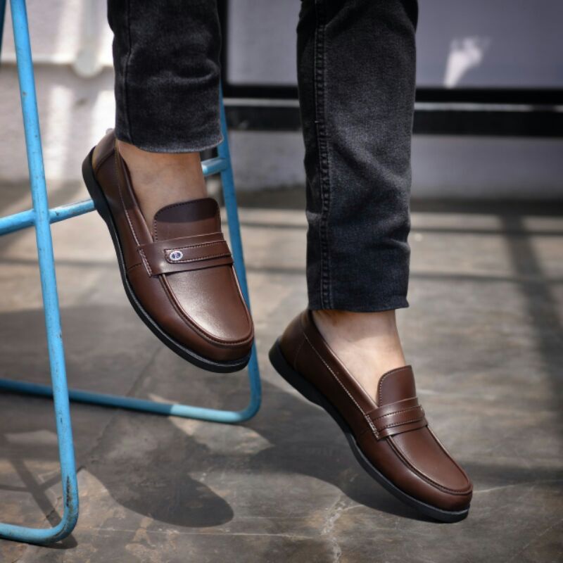 RIONZ X DRT SEPATU FORMAL DINAS KANTORAN KASUAL - SepatuFormal Pantofel Pria Resmi Formal Hitam Coklat Kulit PU Original Brown Black Kantor Kuliah Casual Gereja Pesta Kondangan Nikahan Kerja Perkantoran PNS Guru Gaya Trendy Kekinian Terlaris Murah