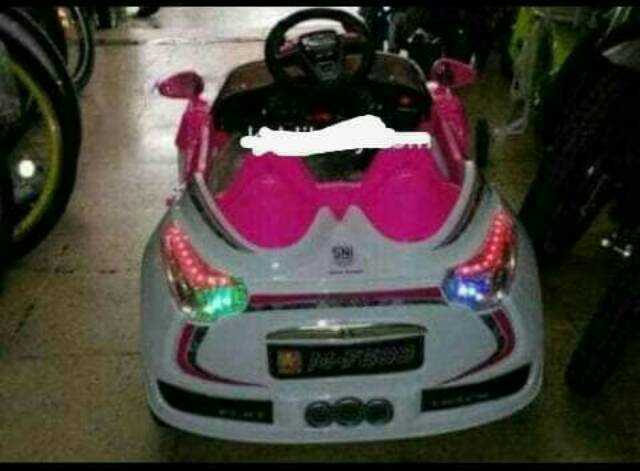 MOBIL AKI 7688 COCOK BUAT KADO