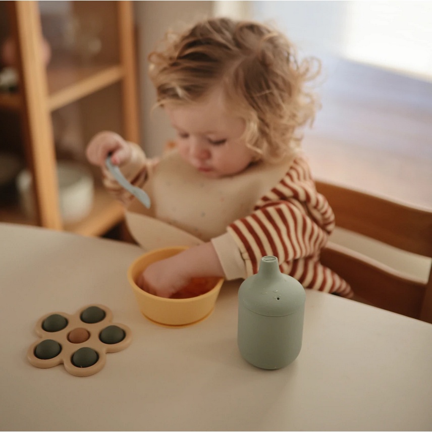 Mushie  - Silicone Sippy Cup Botol Minum Anak Kecil Belajar Bayi Lucu