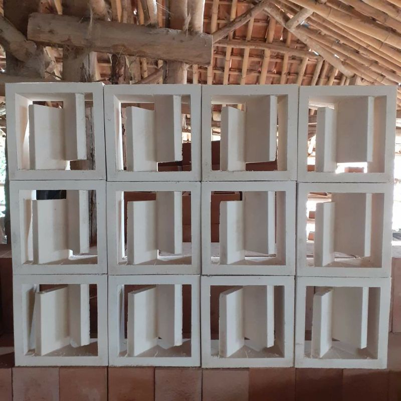 ROSTER JENDELA PUTIH 2MUKA