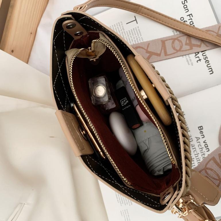 Tasready Tas Import Selempang Wanita Fashion Rantai 7514