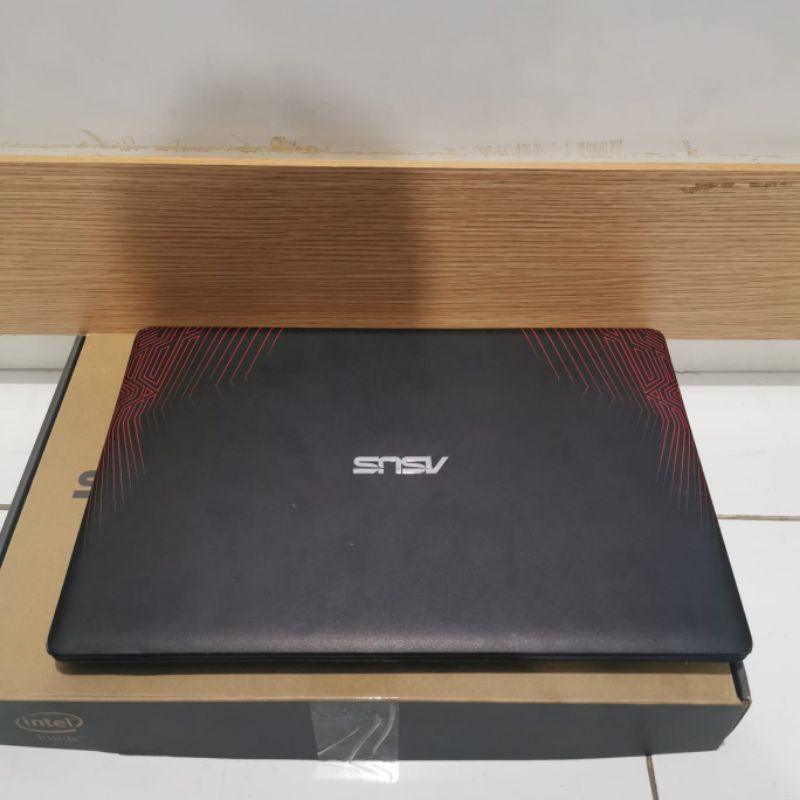 Laptop Asus Gaming baby rog  X550VXK Cor i7-7700HQ Gen 7 Ram 8GB/1TB HDD/SSD Nvdia Geforce GTX950M Layar 15,6inch ok siap pakai