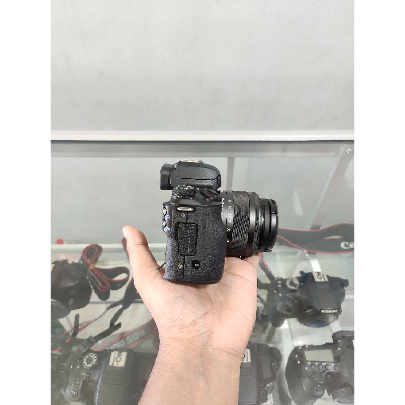 Canon Mirrorless M50