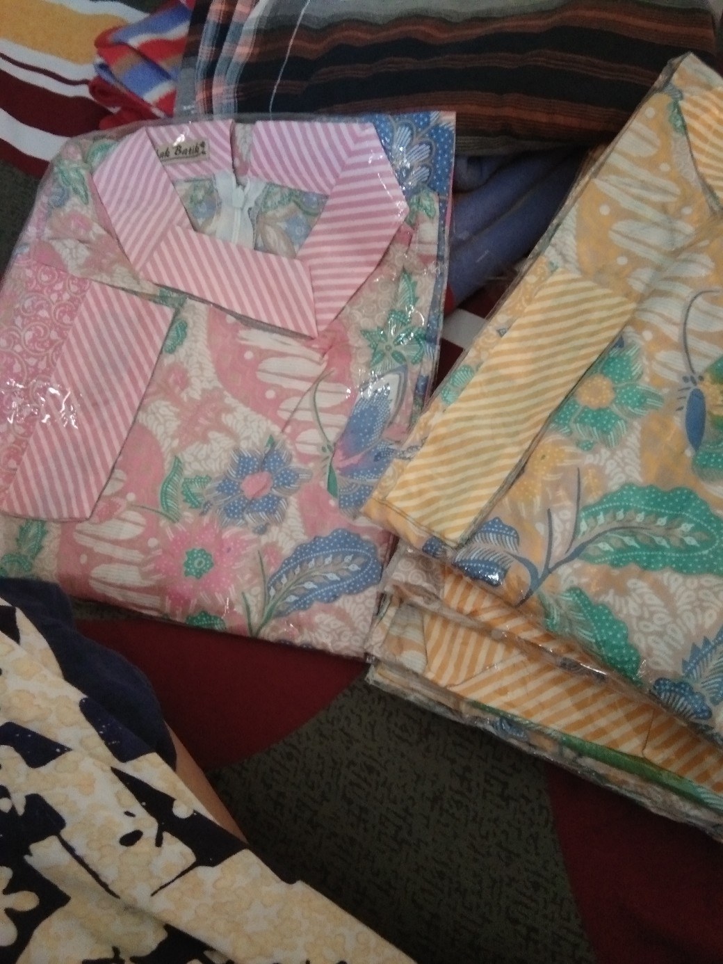 Tunik Kerja Pastel Chio Atasan Baju Batik Wanita Warna Soft