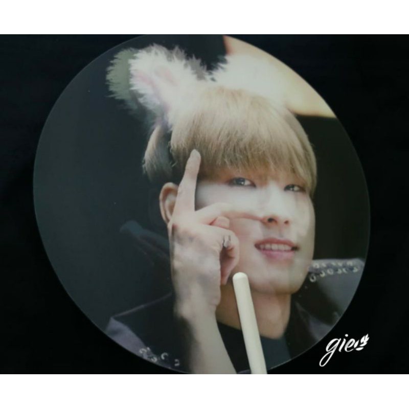 wonwoo Lenti Handfan by raffine_ww