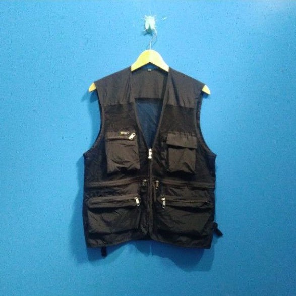 Vest second hitam