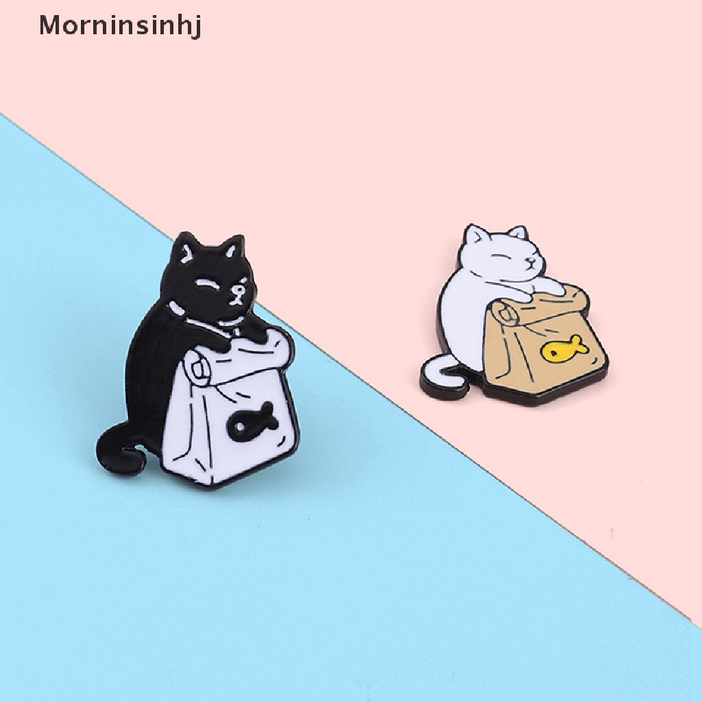 Mornin Pakan Sendiri Enamel Pin Lucu Hitam Putih Kucing Ikan Kering Tas Bros Kerah Badge id