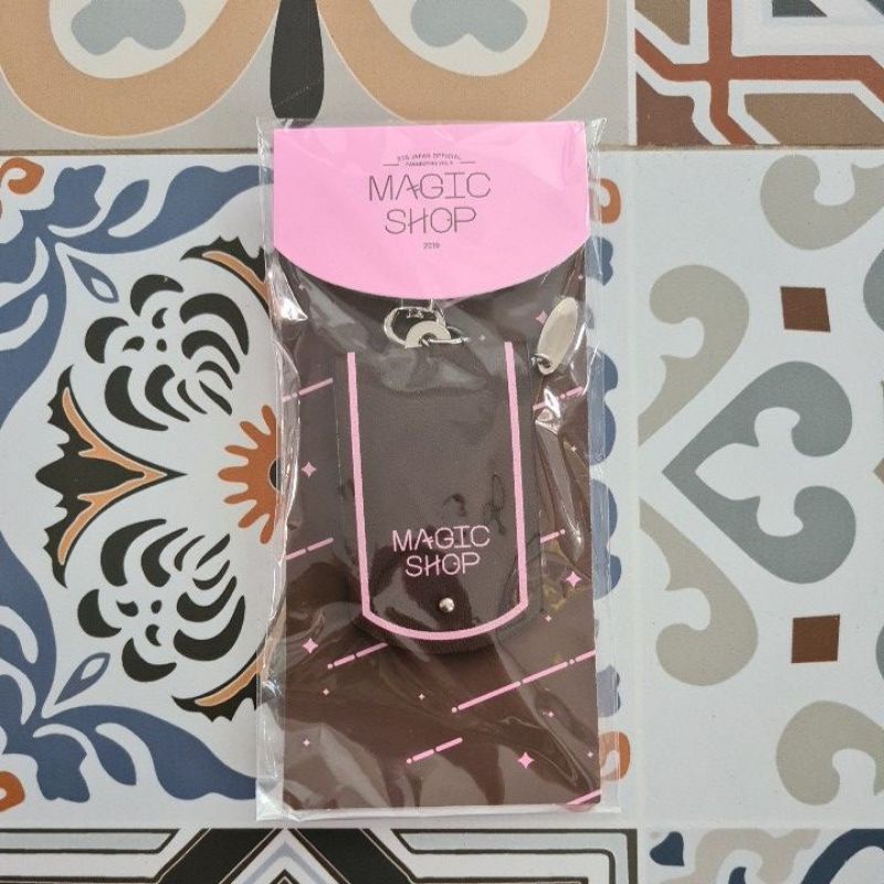 KEYRING BTS JAPAN OFFICIAL FANMEETING VOL. 5 MAGIC SHOP
