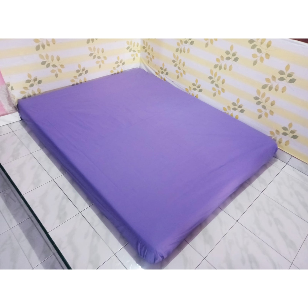 Sprei waterproof polos anti ompol tidur nyaman-Ungu muda