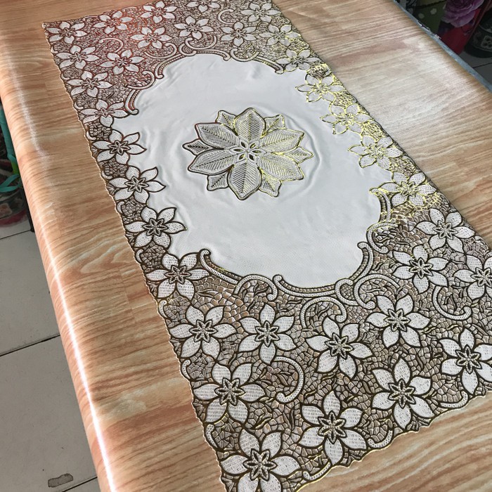 Taplak meja tamu/ taplak meja plastik/ taplak meja emas