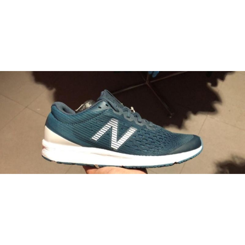 new balance sepatu running