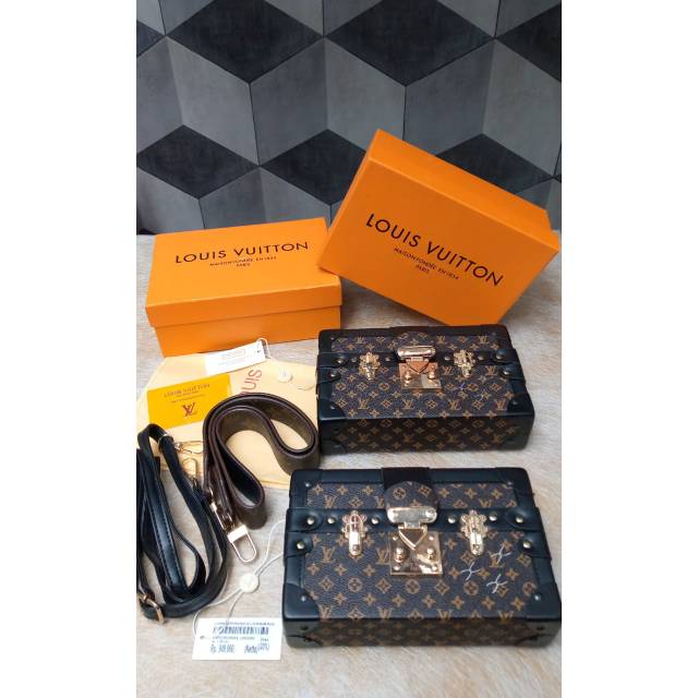 Tas selempang LV Louis Vuitton/ LV Louis Vuitton sling bag/ LV Clutch Petite Malle Double Tali Tas