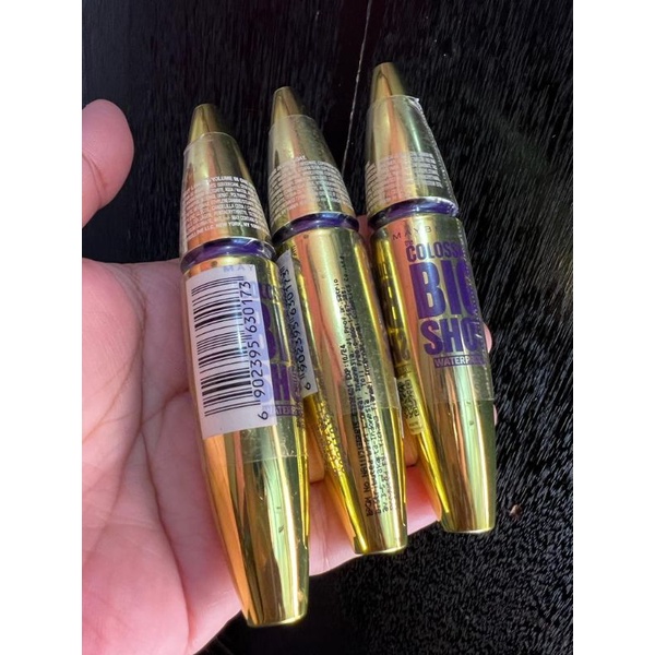 Maybelline The Colossal Big Shot Waterproof Mascara Make Up - Hitam