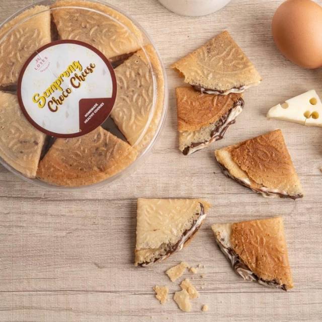 

Kue Semprong dengan Isian