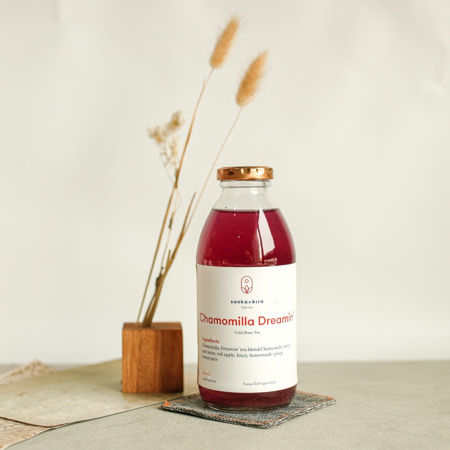 

Cold Brew Tea Chamomilla Dreamin Sanka+Bira - Minuman Teh Botol 500ml