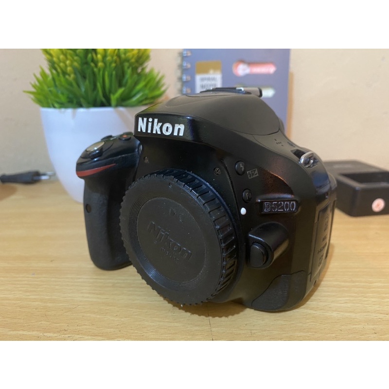 Nikon d5200 BODY ONLY murah bonus banyak