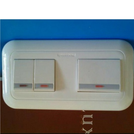Saklar 3 gang lampu iluminasi Panasonic WEJ5571 WEJ 5581