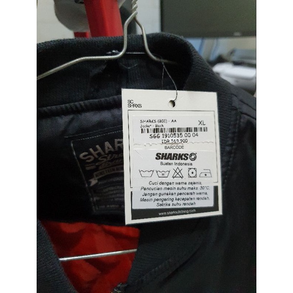 Jaket Sharks Original Ukuran XL Kondisi Baru Banget