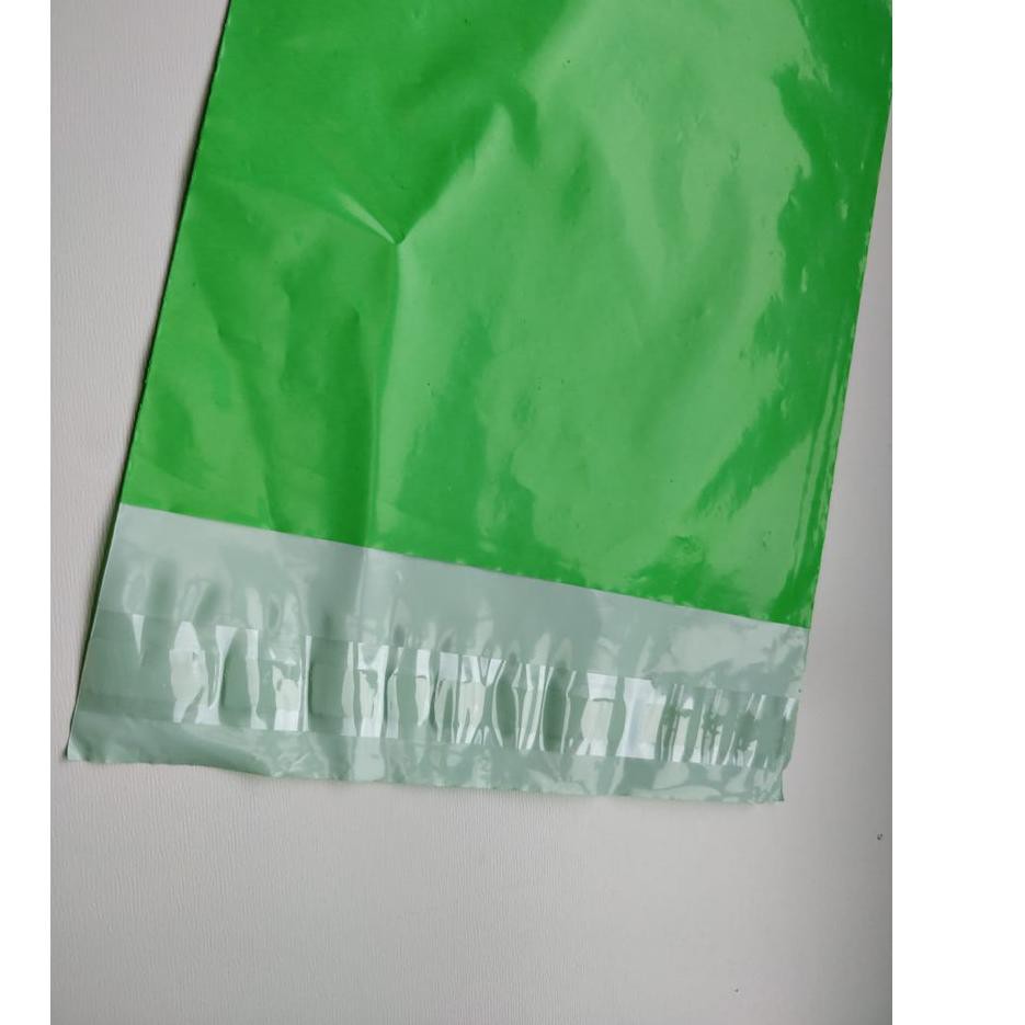 

Harga Bersahabat POLYMAILER ±100PCS 17x30CM HIJAU PREMIUM GLOSSY PLASTIK POLYMAILER GREEN FG5,,,