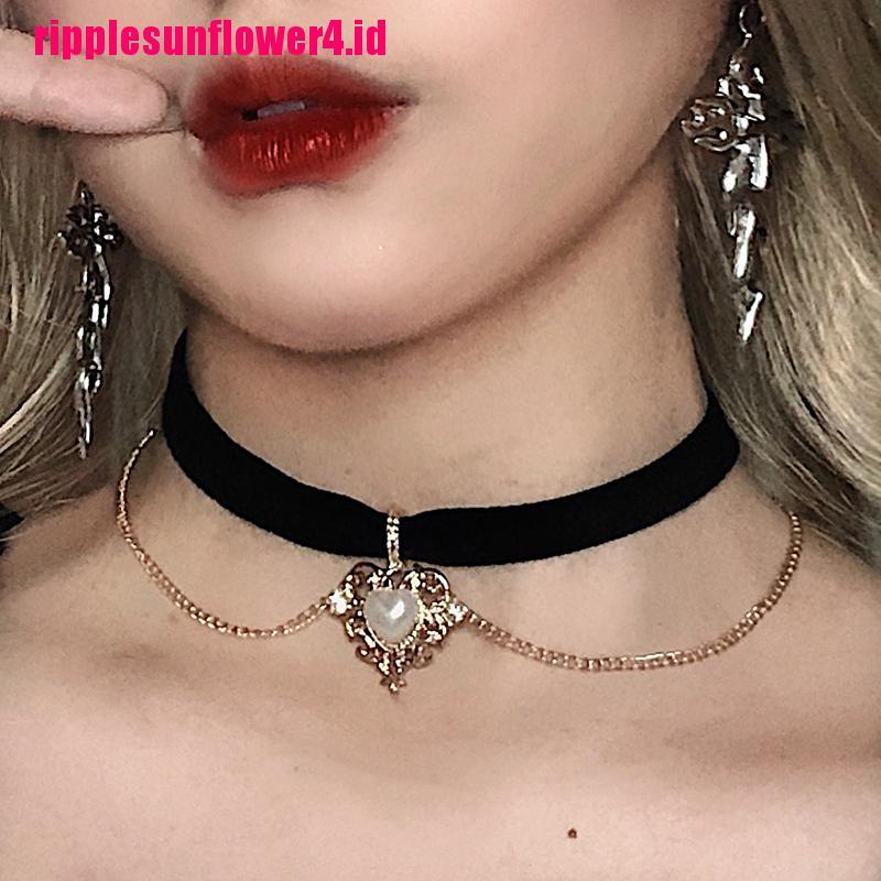 Kalung Choker Velvet Hitam Bandul Hati Vintage Untuk Wanita