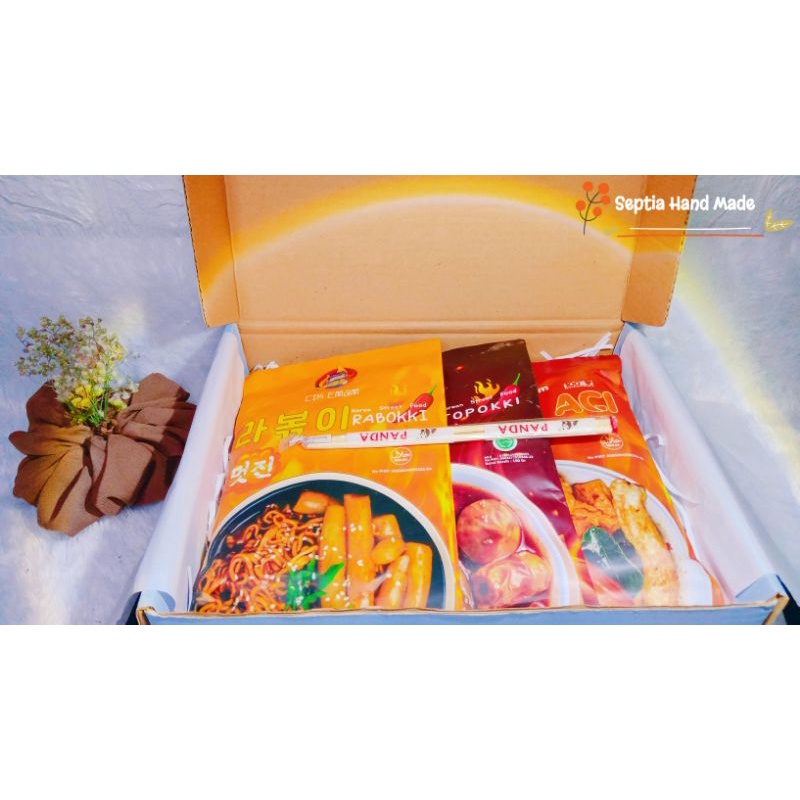 

Hampers Korean Food Halal/Kado Ulang Tahun/Kado Wisuda