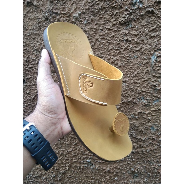 SANDAL KULIT ASLI UNTUK PRIA BERKUALITAS TINGGI