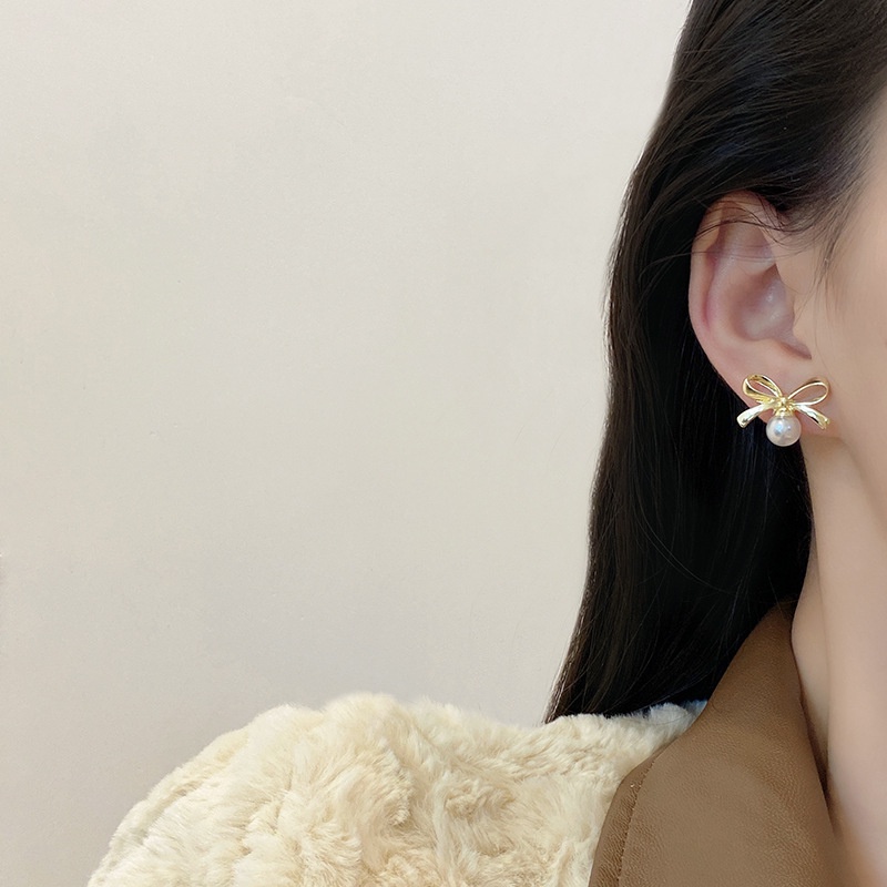Anting Stud Desain Pita Aksen Mutiara Bahan S925 Silver