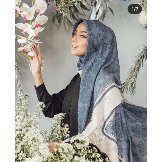 351-400 kerudung segiempat lasercut voal motif-381