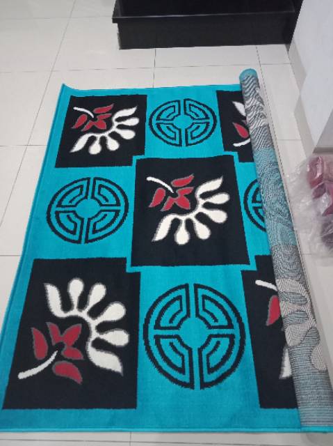 Karpet Permadani Motif Ukuran 160x210 cm Kualitas Premium Bahan Lembut dan Halus