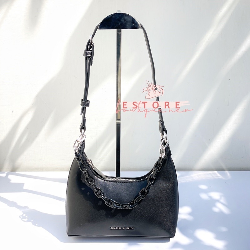 C Koi Chain Handle Shoulder Bag