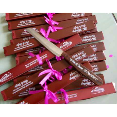 Souvenir pisau dapur