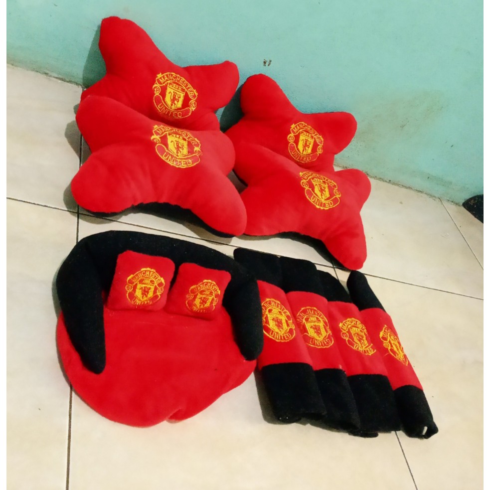 Bantal Mobil MANCHESTER UNITED Merah Bantal Isi 4 Sandaran Leher Kepala Manchester United Merah
