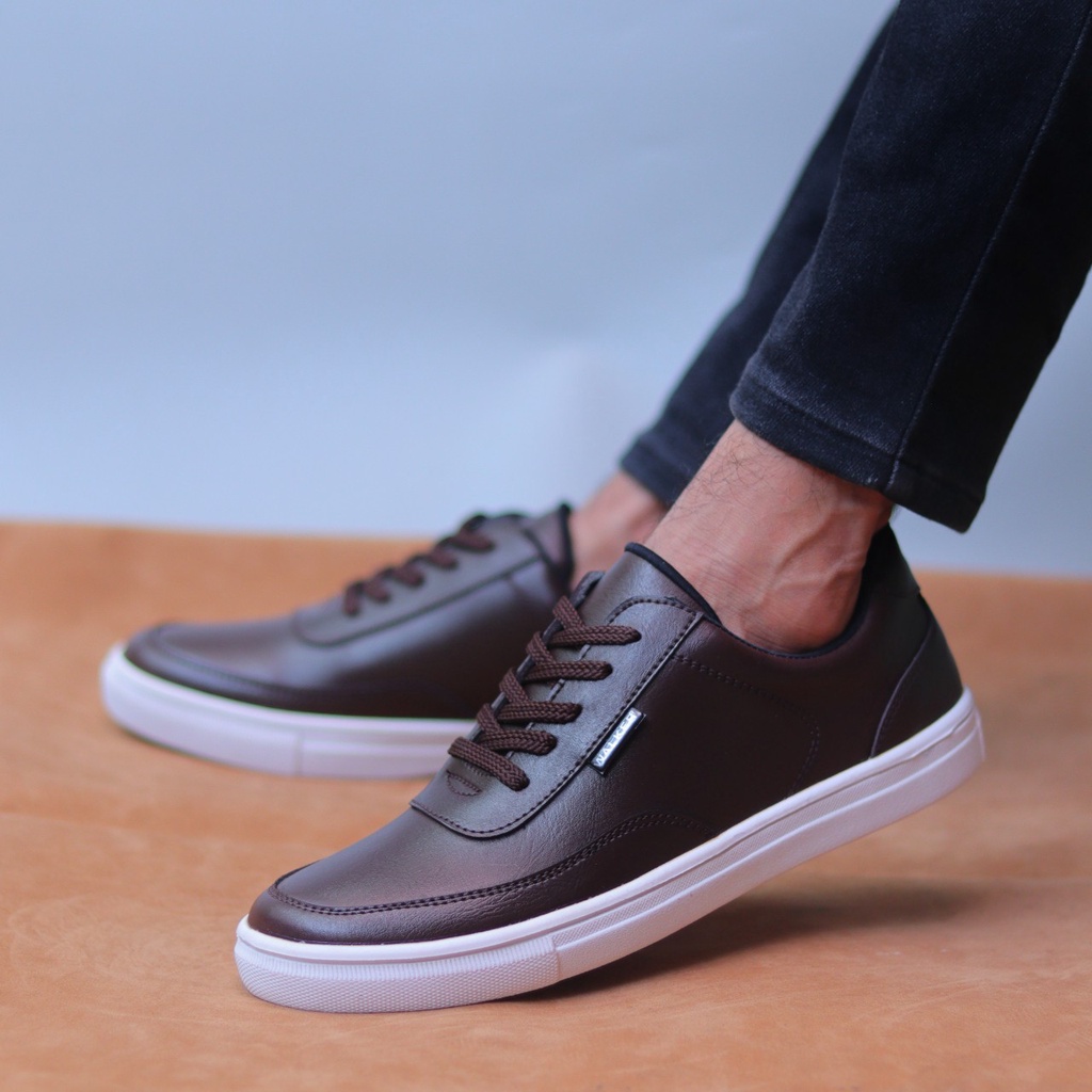 Sepatu Sneakers Casual Pria Sepatu Kets Premium Sepatu Kasual Formal Barkley Black - Quickly