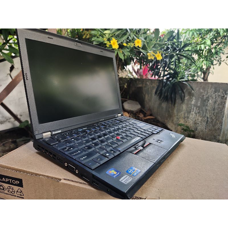 Leptop Lenovo Thinkpad X220 i5 Gen2 Ram 8/120GB SSD Super Murah