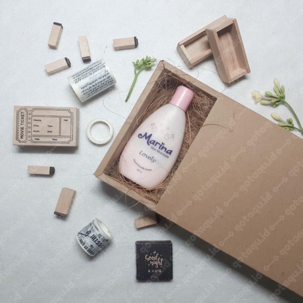 

QOTAQU Sliding Box | Kotak Kado | Gift Box | Hampers Box 22,5 x 15,5 x 5 cm